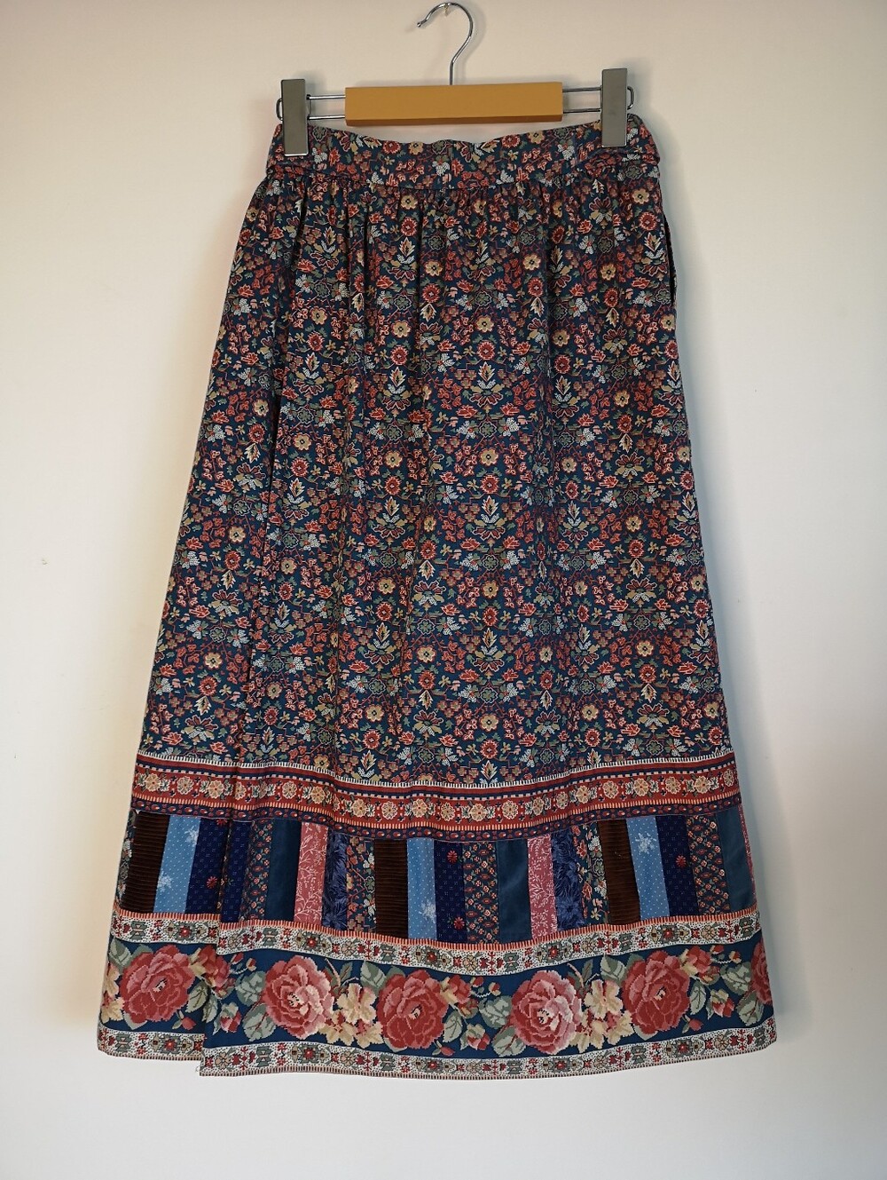 80s Suttles and Seawinds Quilted Skirt - Picture 2 of 6